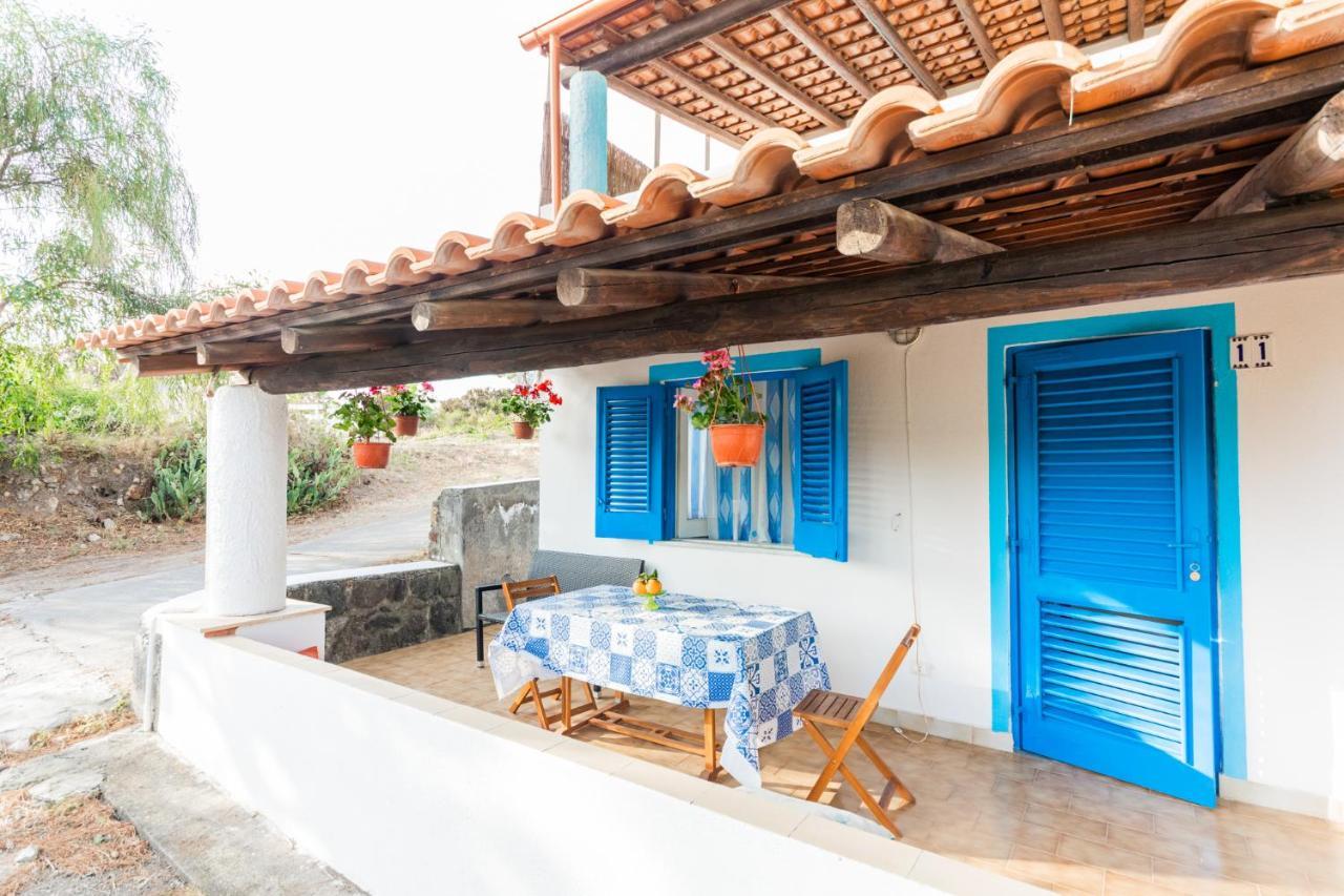 Holiday Eolie Village Вулкано Экстерьер фото